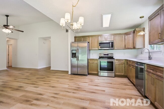 Building Photo - 1015 Chelsea Dr