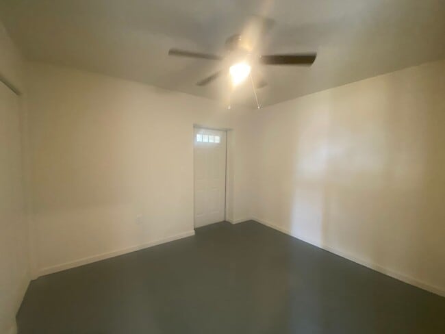 Building Photo - Remodeled 2bed/1bath near Industrial Park!