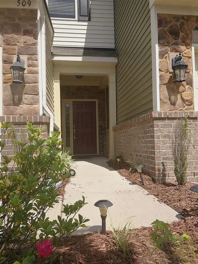 Building Photo - 509 Whitworth Ln