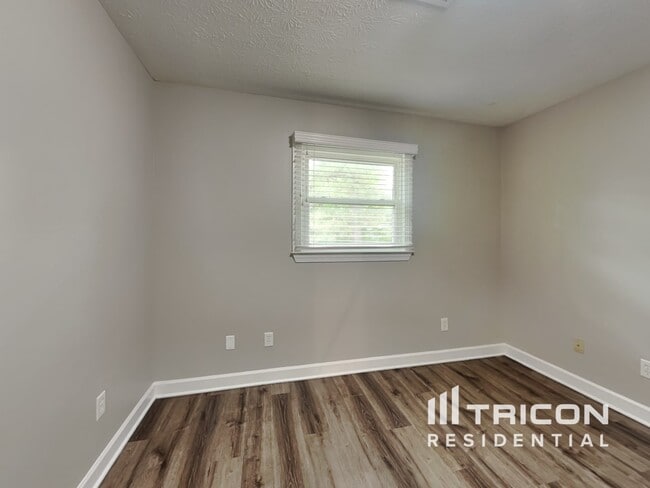 Building Photo - 3616 Zoar Rd