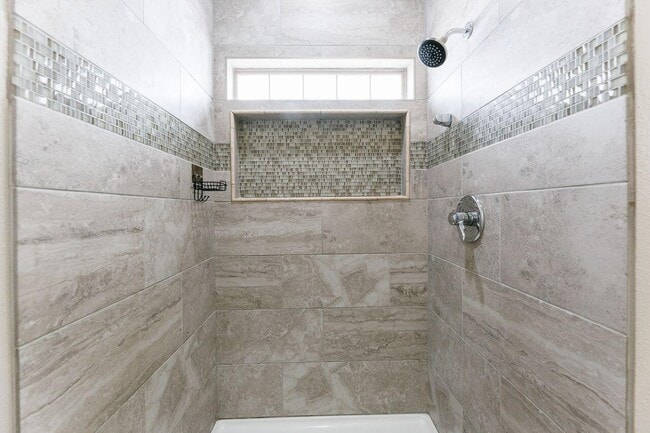 Building Photo - 5811 11th Pl