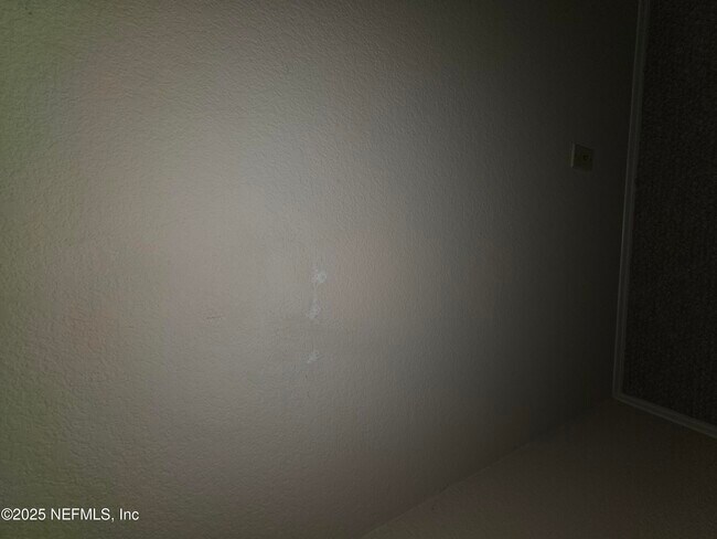 Building Photo - 13810 Sutton Park Dr N