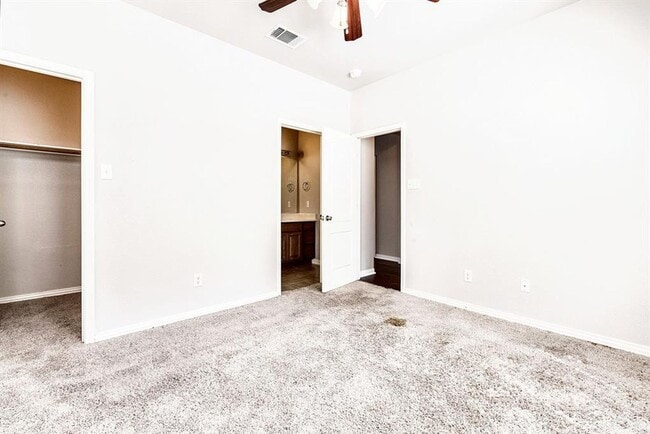 Building Photo - 595 McGarity-