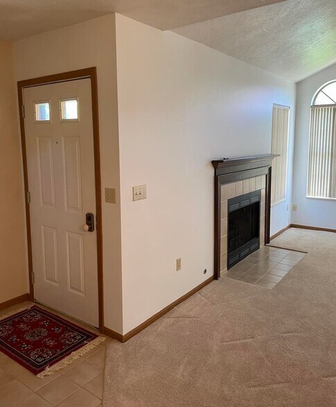 Building Photo - 69 Ashford Dr