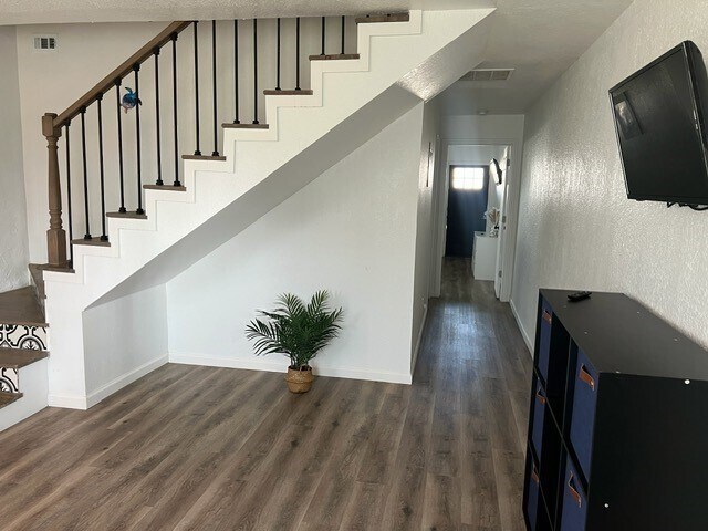 Building Photo - 5627 Avenue R