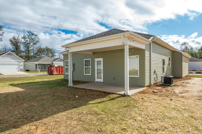 Building Photo - 4250 AL Deric Street Tuscaloosa, AL 35401