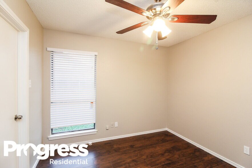 Building Photo - 3309 Country Creek Ln