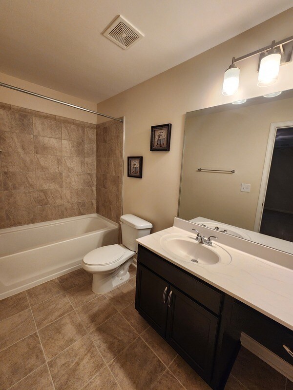 Building Photo - 807 Country Park Dr