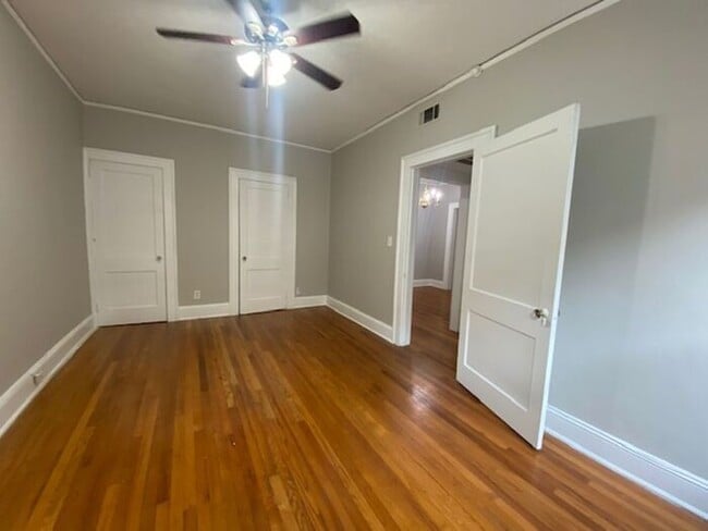 Building Photo - Experience the best of VA Highlands living! Cozy One Bedroom Apartment Available Now!