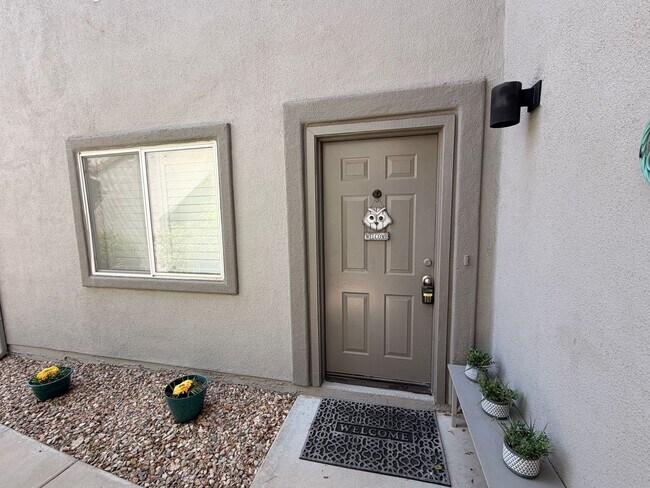 Building Photo - 7401 W Arrowhead Clubhouse Dr