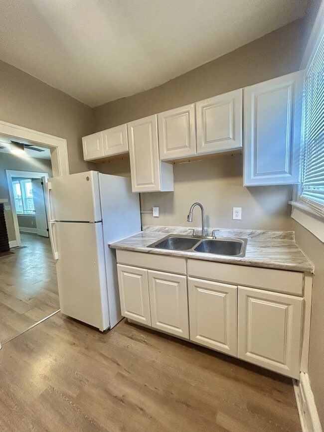 Building Photo - 5211 Montgomery Rd