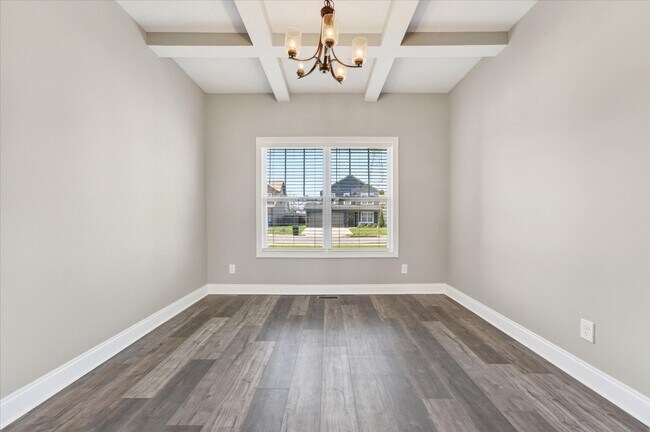 Building Photo - Pet Friendly Four Bedroom with Bonus!