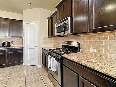 Building Photo - 3517 Elm Grove Dr