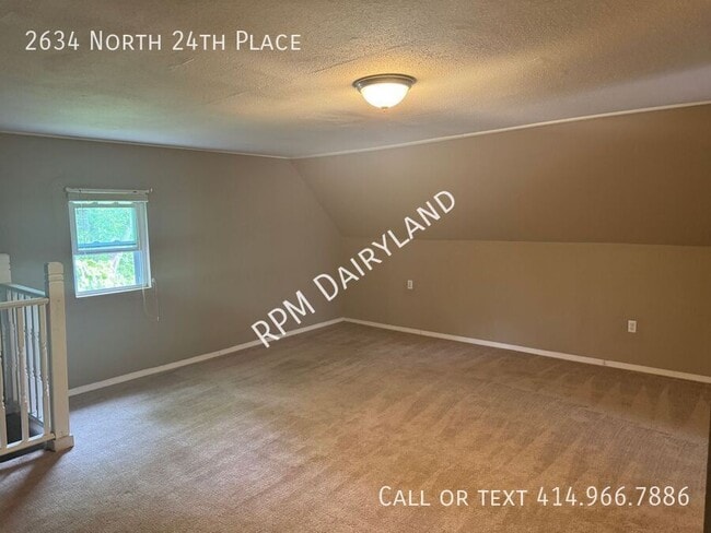 Building Photo - 2634 N 24th Pl