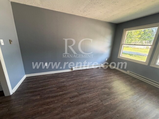 Building Photo - 619-1 Elm-W