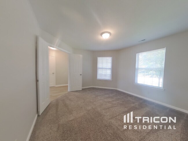Building Photo - 903 Moonlight Ct