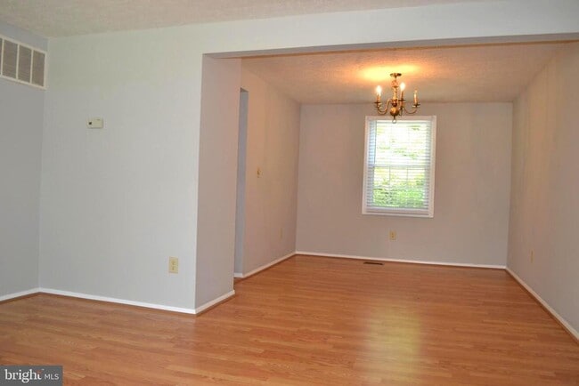 Building Photo - 16570 Sioux Ln
