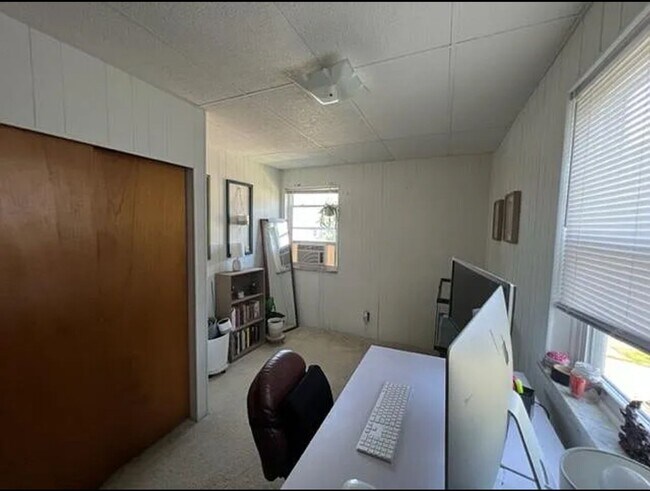 Building Photo - 2121 Eggers St