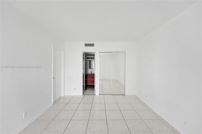 Building Photo - 20335 W Country Club Dr