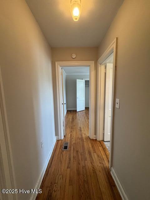 Building Photo - 2940 Oleander Dr