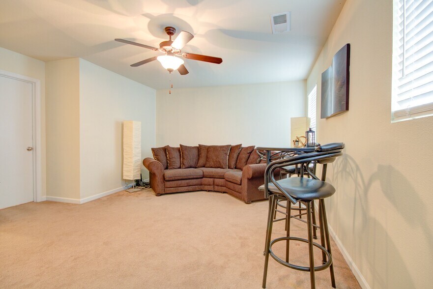 Building Photo - 16695 Wellhouse Dr