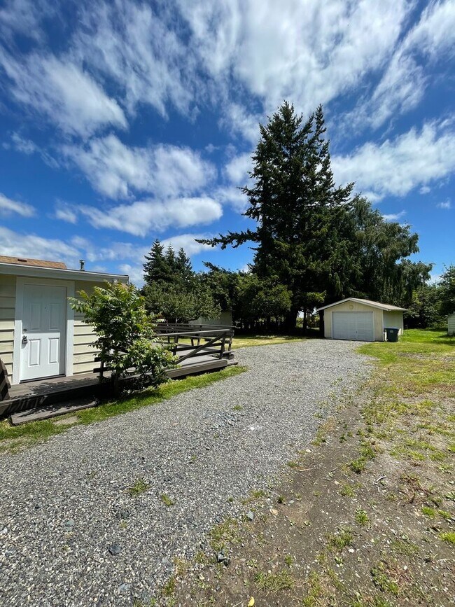 Building Photo - 3109 Birchwood Ave
