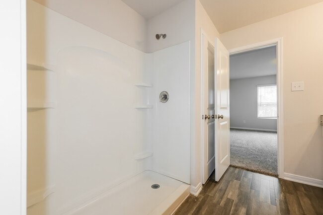 Building Photo - 17640 Cedar Crst Dr