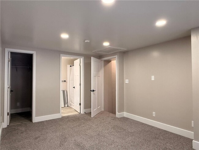 Building Photo - 714 Pershing St