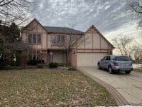 Building Photo - 1698 Mackwood Rd