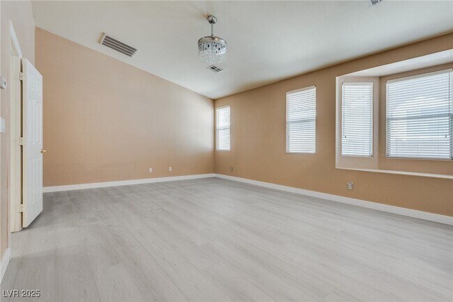 Building Photo - 1340 Rolling Sunset St