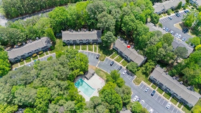 Building Photo - Charming 2 Bedroom/1 Bath Townhome in Henr...