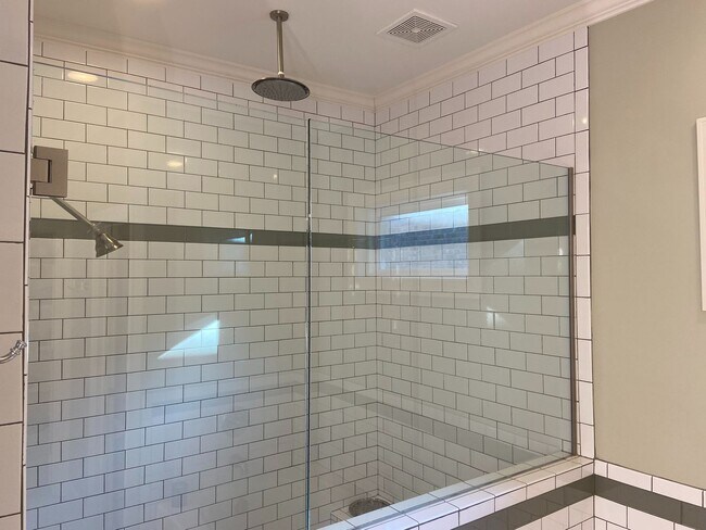 Building Photo - 4BR/4.5BA Furnished Townhome For Rent