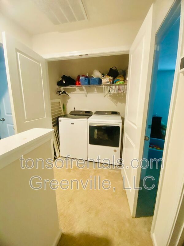 Building Photo - 255 Millen Dr