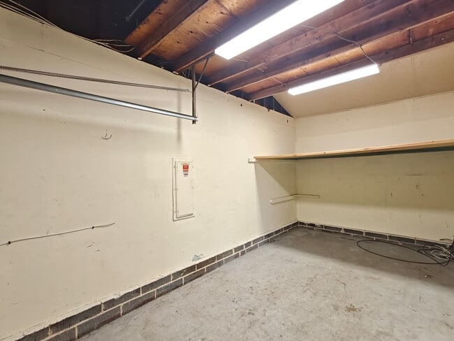 Building Photo - 2313 S Cuthbert Dr