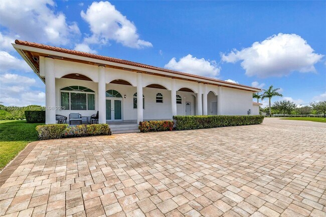 Building Photo - 4610 SW 178th Ave