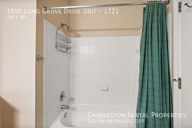 Building Photo - 1600 Long Grove Dr