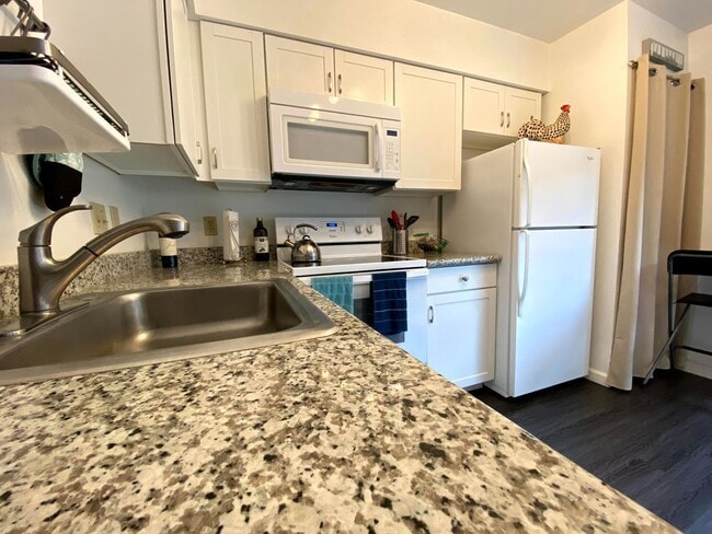 Building Photo - 3271 Niagara Square