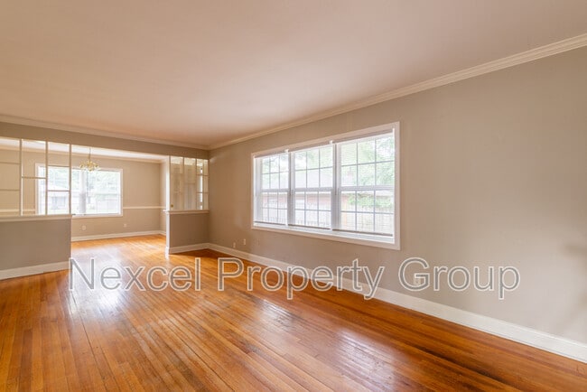 Building Photo - 376 N Graham St