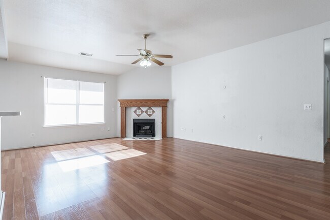 Building Photo - 5700 SE 87th St