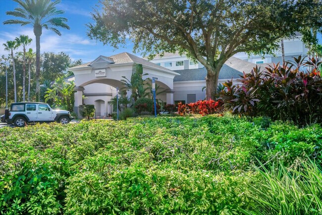 Building Photo - 8303 Palm Pkwy