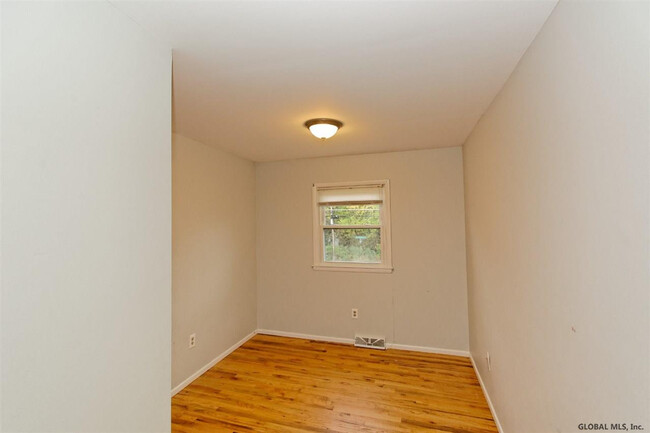 Building Photo - 238 Old Niskayuna Rd