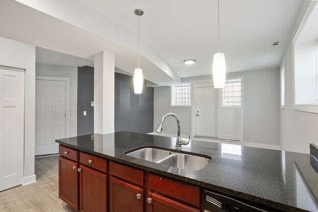 Building Photo - 7367 N Ashland Blvd