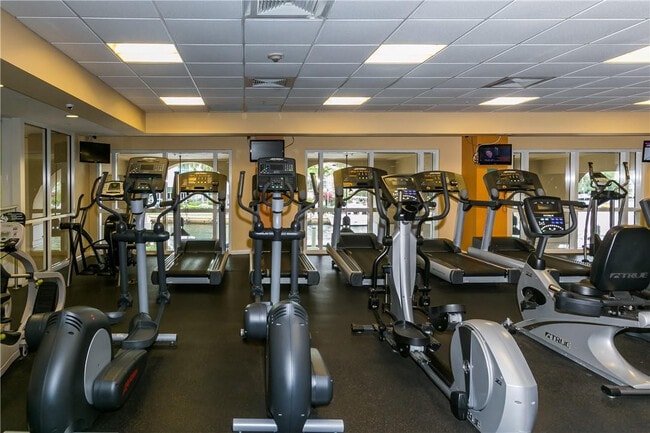 Building Photo - 511 SE 5 Ave