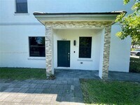 Building Photo - 1502 SW 29th St