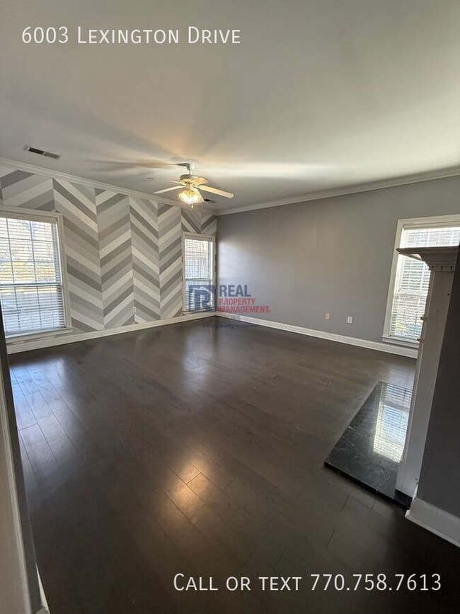 Building Photo - 6003 Lexington Dr