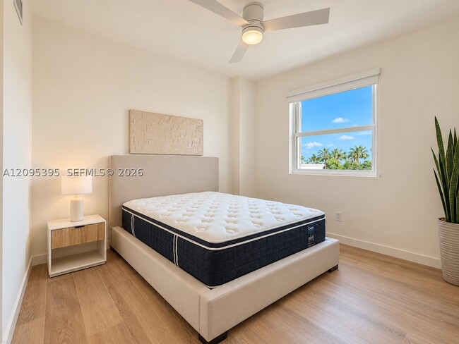 Building Photo - 731 Crandon Blvd