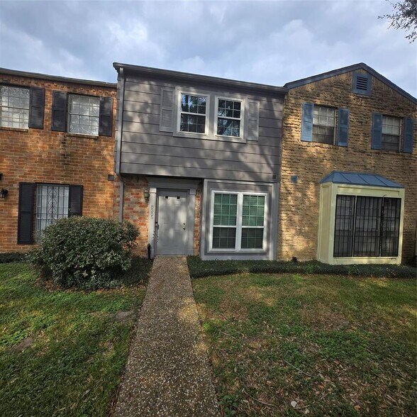 Building Photo - 8355 Nairn St