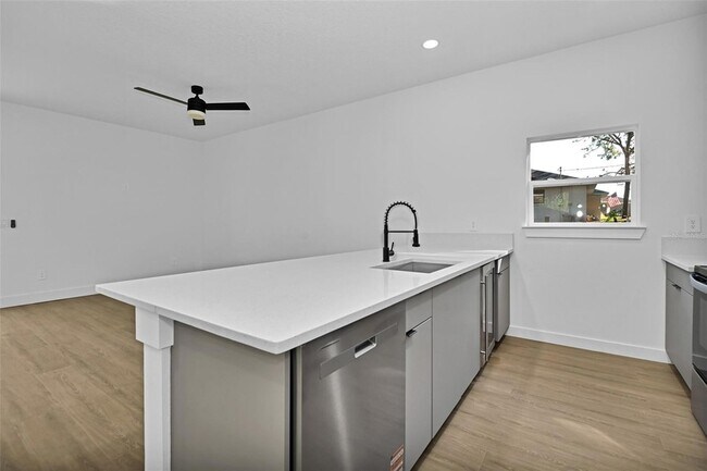 Building Photo - 13527 SW 100th Ln