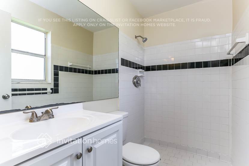 Building Photo - 4131 Ixora Ct S