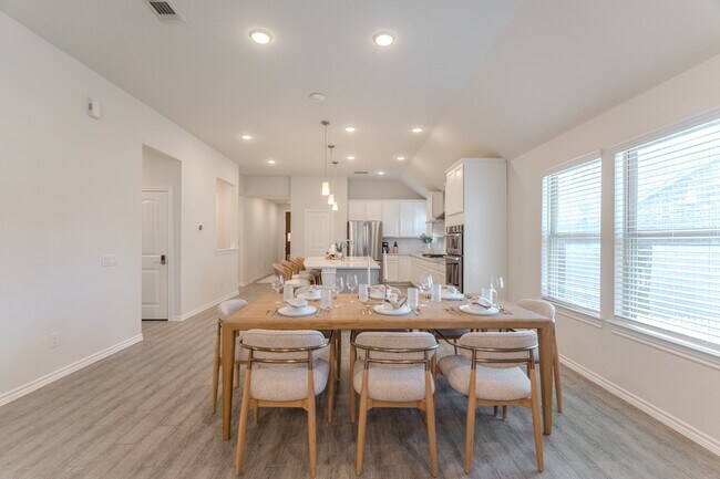 Building Photo - 130 Pioneer Canyon Pl